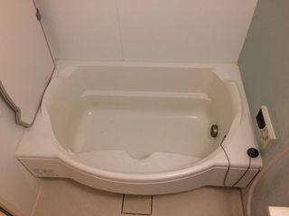 円弧状のバスタブ!.jpg